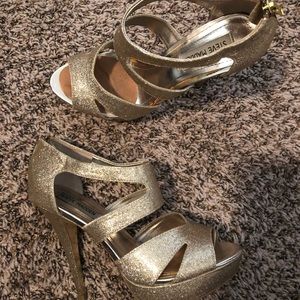 Gold glitter heels. Steve Madden